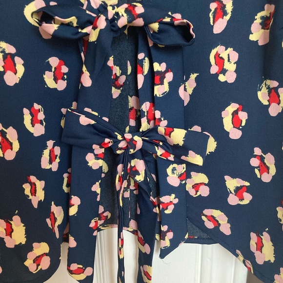 NWOT BCBGeneration blouse - Picture 2 of 4